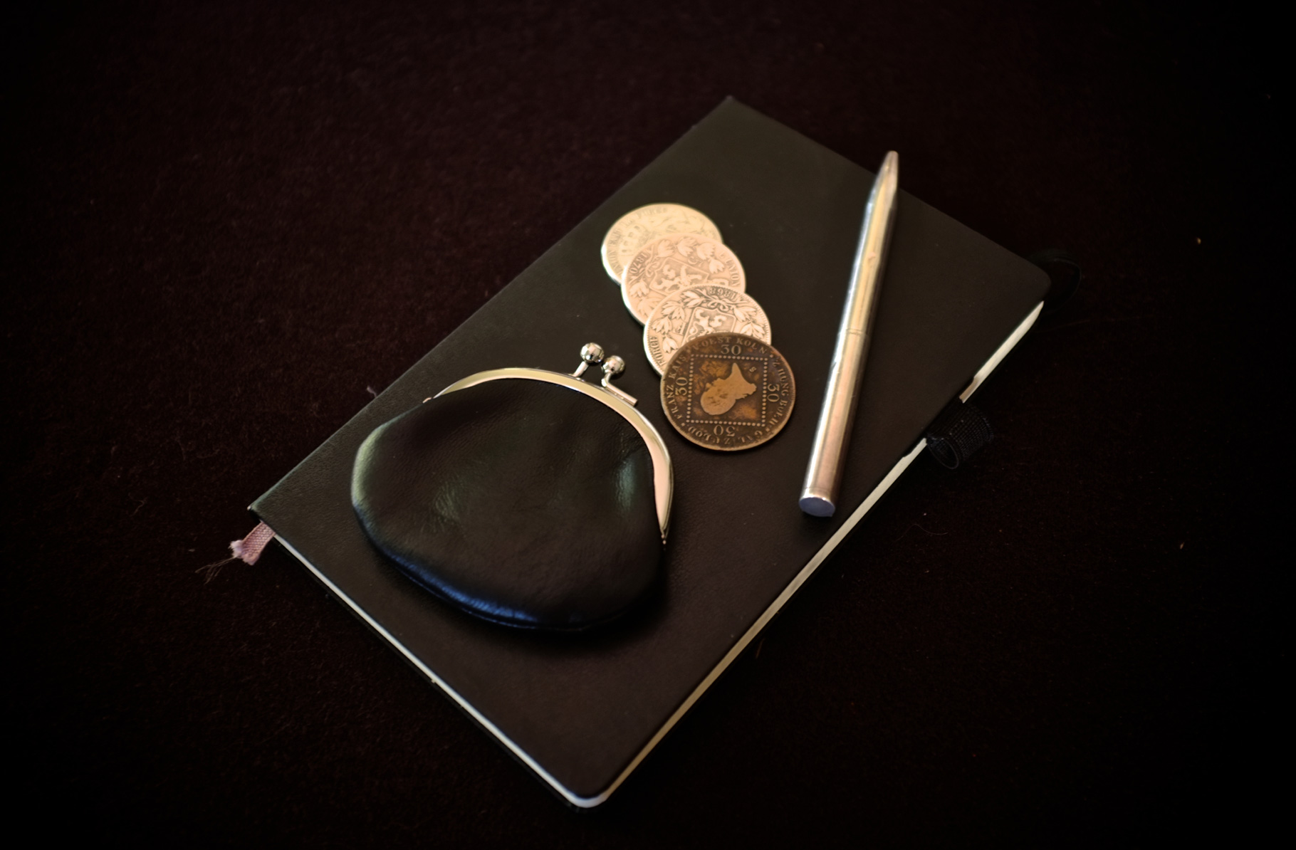 small and compact magicians coin purse yet large enough for full set of silver dollars